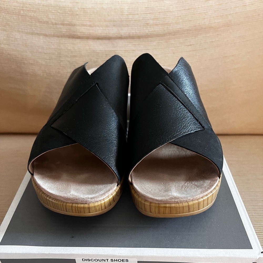 Women's Miri in Black sandal 81/2